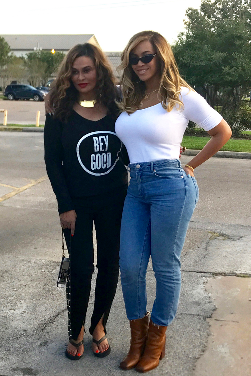Beyoncé and Her Mom Eat at Their Favorite Houston Spot After Serving Meals to Harvey Victims All Day
